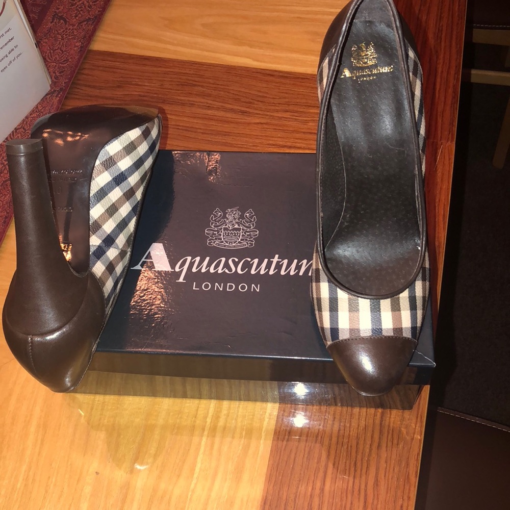 Aquascutum London pump